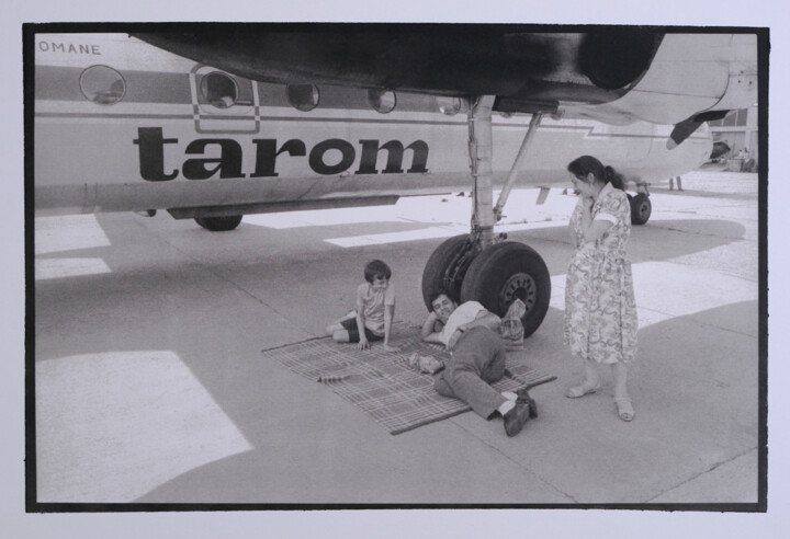 Photography titled "Tarom - Platinum /…" by Leonard Radu Chioveanu, Original Artwork, Analog photography Mounted on Cardboard