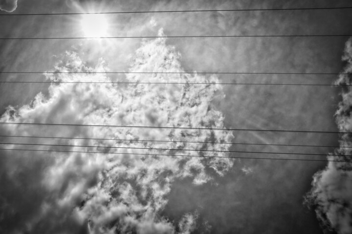 Fotografia zatytułowany „Nuages et lignes él…” autorstwa Lionel Girardin, Oryginalna praca, Fotografia cyfrowa