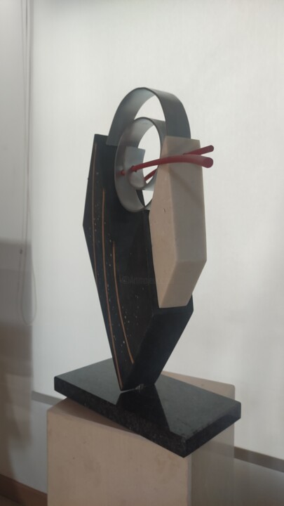 Sculpture titled "O lado escuro" by Luiz Queimadela, Original Artwork, Stone