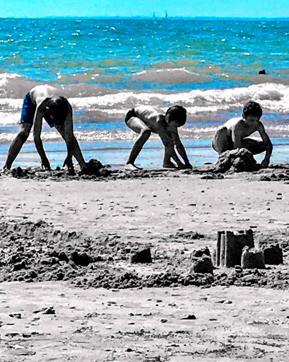 Фотография под названием "Jeux de plage" - Patrick Maze, Подлинное произведение искусства, Цифровая фотография