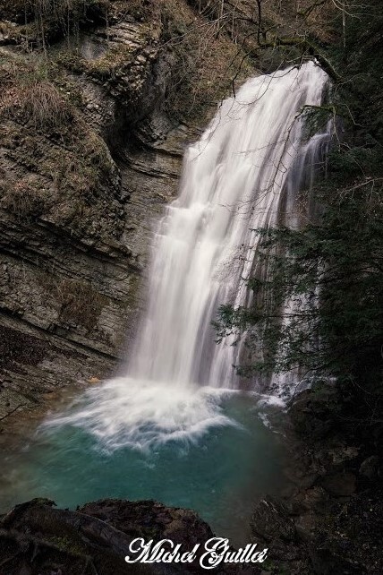 摄影 标题为“Cascades du torrent…” 由Michel Guillet, 原创艺术品, 非操纵摄影