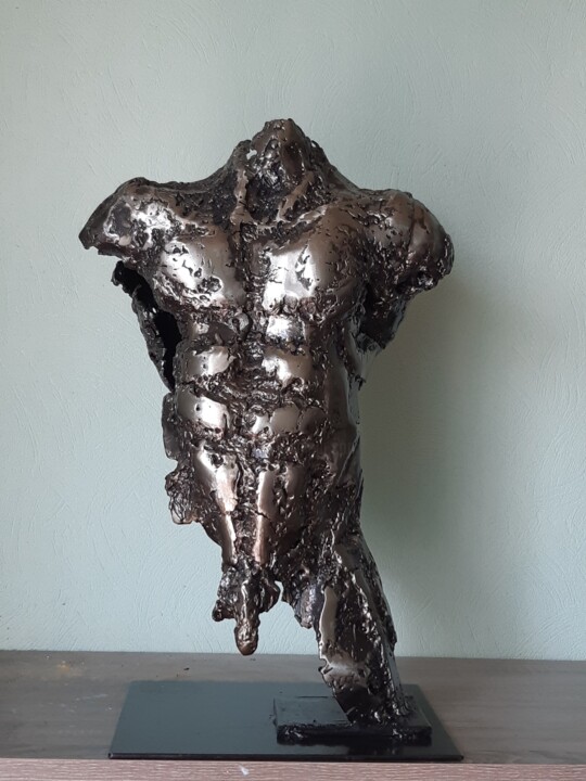 Sculptuur,  27,6x14,6 in 