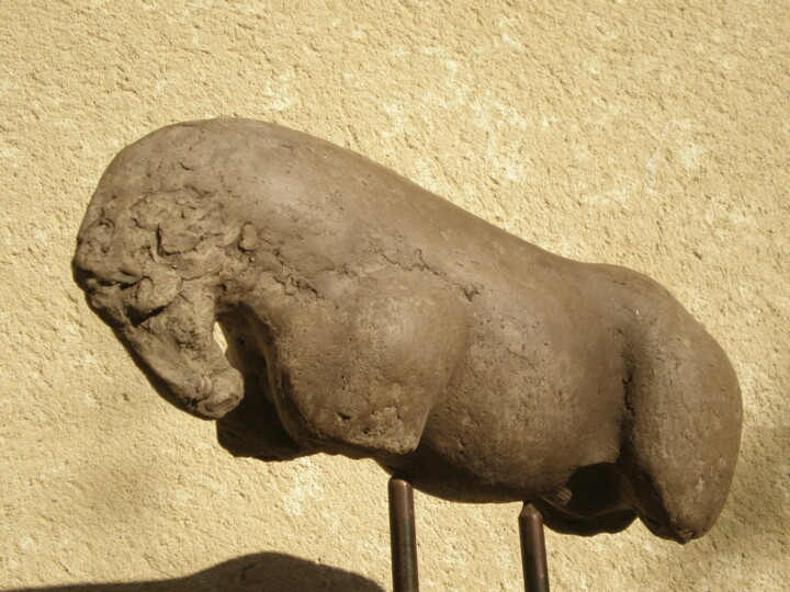 「Animal」というタイトルの彫刻 Frédérique Montaneによって, オリジナルのアートワーク, 粘土