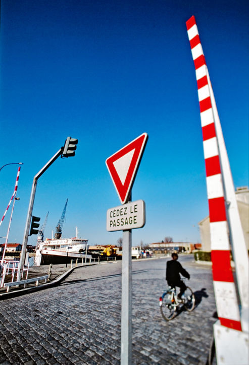 Fotografie getiteld "Bordeaux. Bassin à…" door Pascal Moulin, Origineel Kunstwerk, Film fotografie