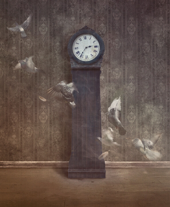 Arts numériques intitulée "Time" par Nikolina Petolas, Œuvre d'art originale, Photographie manipulée