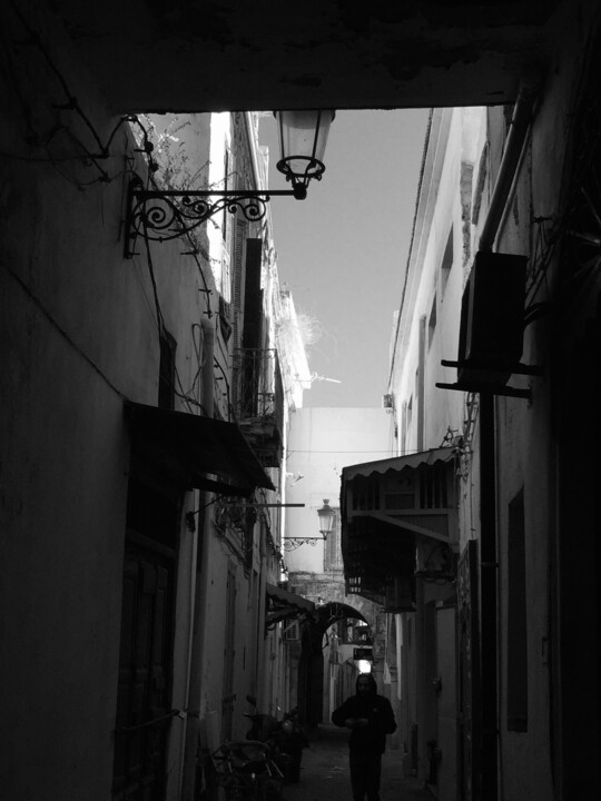 Photographie intitulée "Medina - black & Wh…" par Noura D.K, Œuvre d'art originale, Photographie numérique