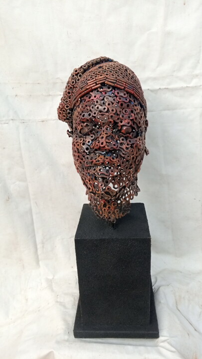 「My identity」というタイトルの彫刻 Oyinlola Fajobiによって, オリジナルのアートワーク, 金属