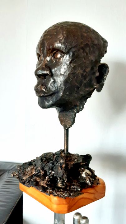 Sculpture titled "Visage d'un homme" by Bueno Patrice, Original Artwork, Bronze