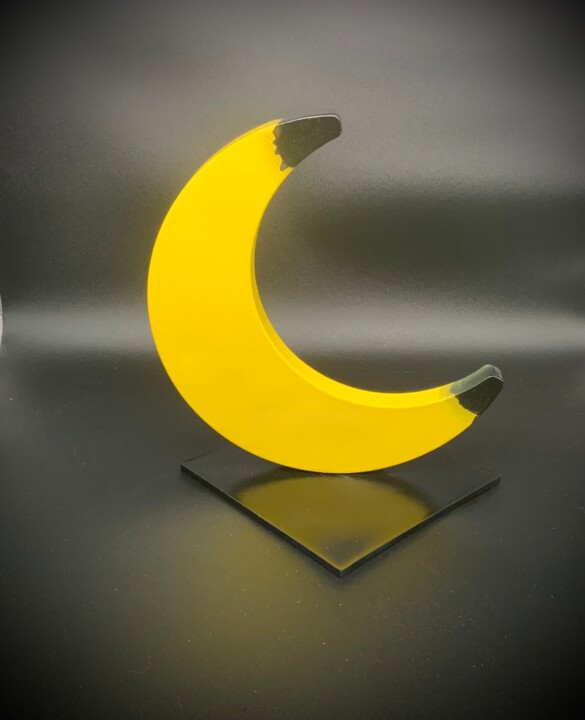 Sculpture titled "Banana Moon" by Pepe22, Original Artwork, Resin