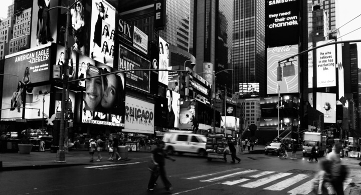 Fotografie getiteld "Time Square Nb" door Philippe Combis (PhilIppe CBS), Origineel Kunstwerk, Digitale fotografie
