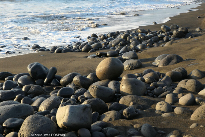 Photography titled "Plage de St Paul au…" by Pierre-Yves Rospabé, Original Artwork, Digital Photography