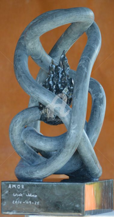 Sculpture titled "Amor" by Cesar Valerio, Original Artwork, Stone
