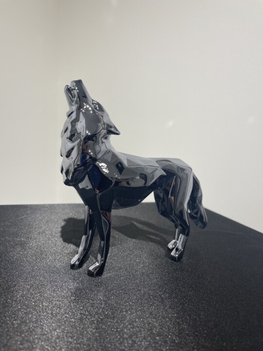 「Wolf Spirit (Pearl…」というタイトルの彫刻 Richard Orlinskiによって, オリジナルのアートワーク