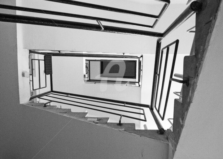 Fotografia intitolato "Staircase in Bauhau…" da Rita Kapitulski, Opera d'arte originale, Fotografia digitale