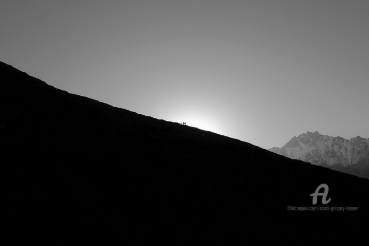 Fotografia zatytułowany „Mountains and trekk…” autorstwa Scott Gregory Banner, Oryginalna praca, Fotografia cyfrowa