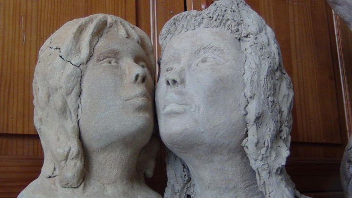 Sculpture intitulée "les deux soeurs" par Stephane Flouriot, Œuvre d'art originale, Terre cuite