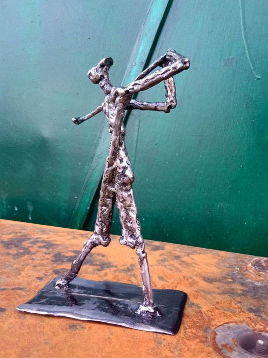 Skulptur mit dem Titel "A player" von Stefan Obradovic, Original-Kunstwerk, Metalle