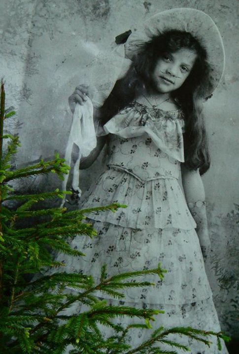 Photography titled "Girl with Handkerch…" by Szomorattila, Original Artwork