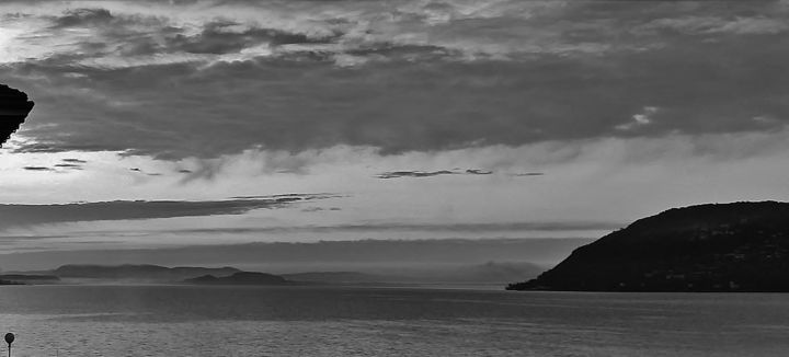 Photographie intitulée "lac Mageur" par John Des Îles, Œuvre d'art originale, Photographie numérique