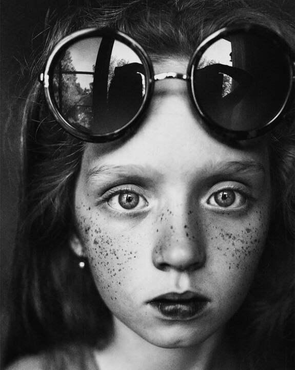Photography titled "round glasses refle…" by Uliana Kharinova, Original Artwork, Digital Photography