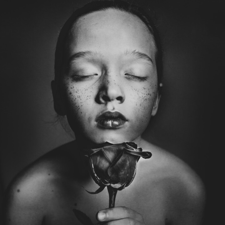 Photographie intitulée "Rose" par Uliana Kharinova, Œuvre d'art originale, Photographie numérique