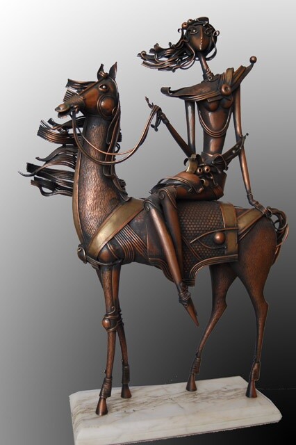 Escultura titulada "Амазонка" por Unknown Artist, Obra de arte original, Metales
