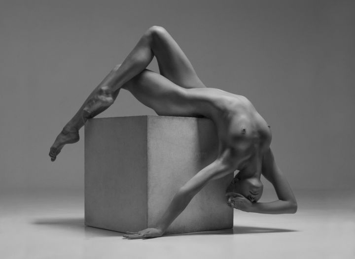 Fotografía titulada "Cube Nude II" por Vadim Stein, Obra de arte original, Fotografía no manipulada