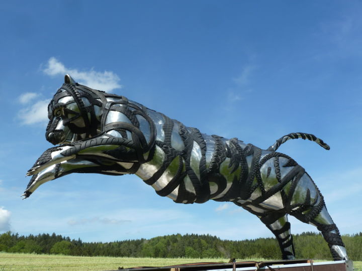 Sculpture intitulée "Tiger sculptur.jpg" par Mirko Siakkou-Flodin, Œuvre d'art originale, Métaux