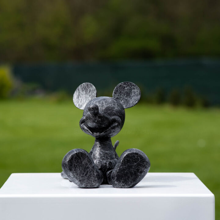 Escultura titulada "Mickey stone style 2" por Xavier Wttrwulghe, Obra de arte original, Resina