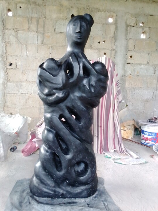 Sculpture intitulée "La mère féconde" par Yao Nda Olivier Meh, Œuvre d'art originale, Ciment