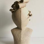 Sculpture titled "Toute en mèches - B…" by Grazia Compagnino, Original Artwork, Clay