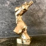 Escultura titulada "Bronze Female Torso" por Scott Camazine, Obra de arte original, Bronce